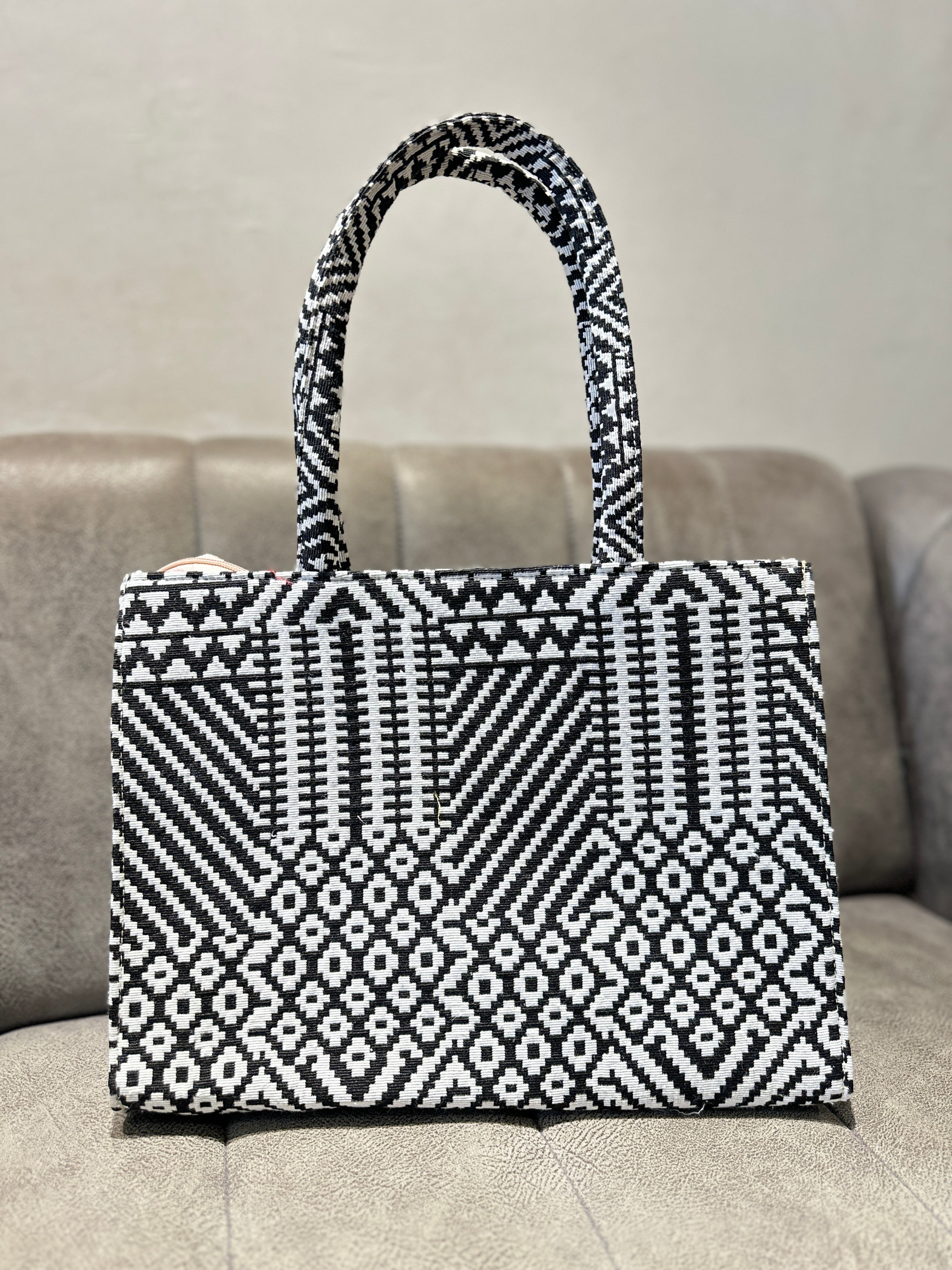Premium Black & White Geometric Jacquard Handbag | vegosis